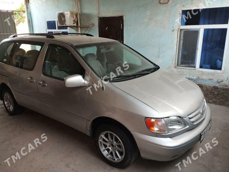 Toyota Sienna 2000 - 125 000 TMT - Сакар - img 3