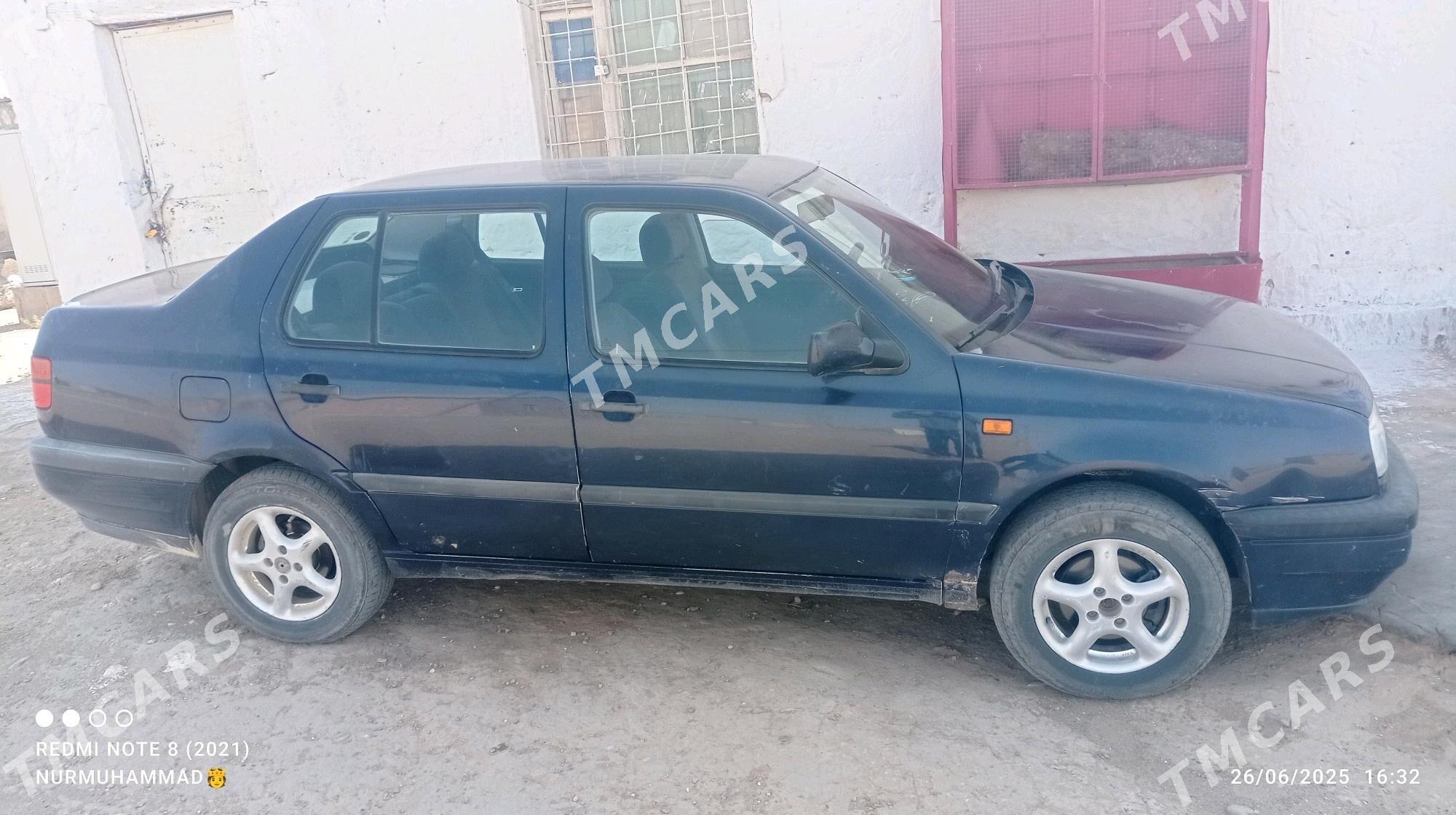 Volkswagen Jetta 1994 - 32 000 TMT - Hojambaz - img 3