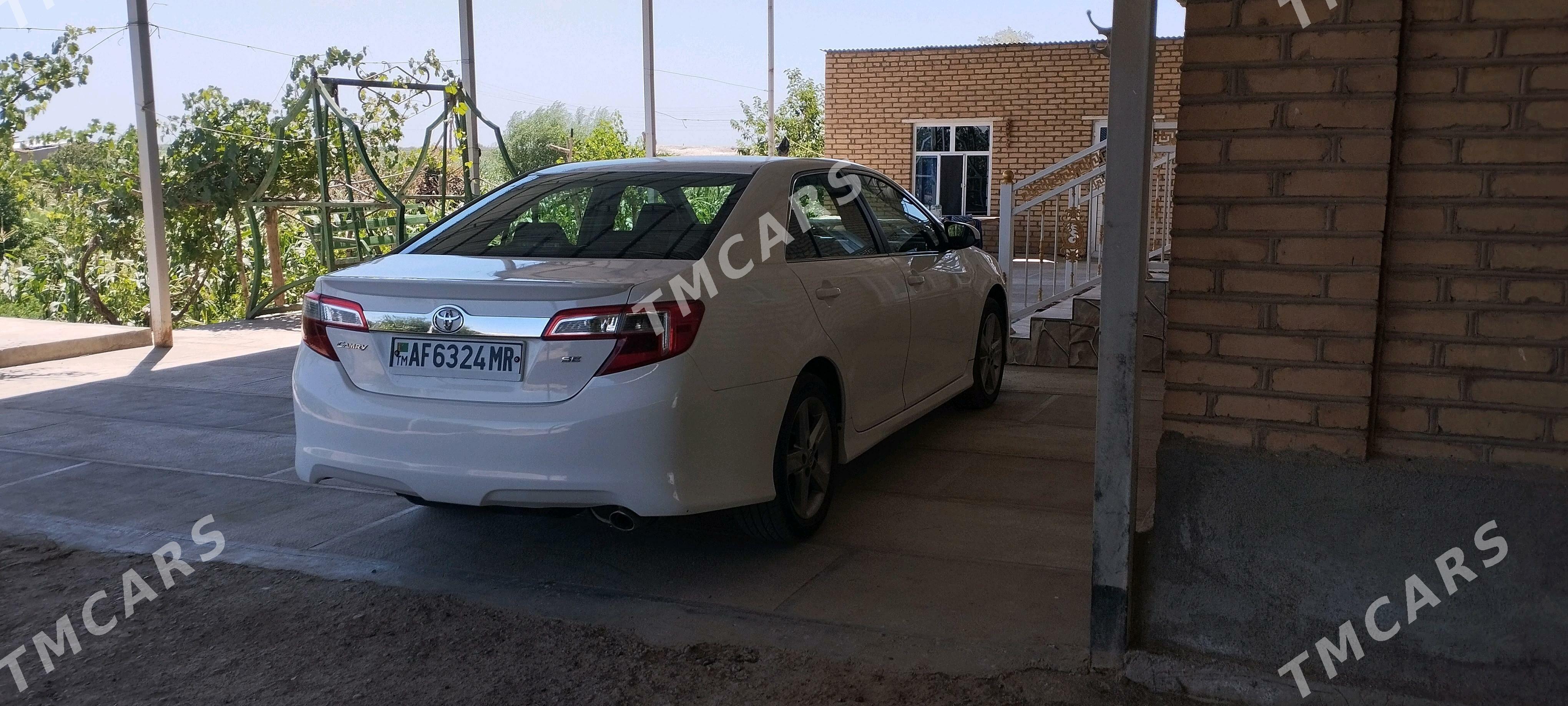 Toyota Camry 2012 - 190 000 TMT - Baýramaly - img 4
