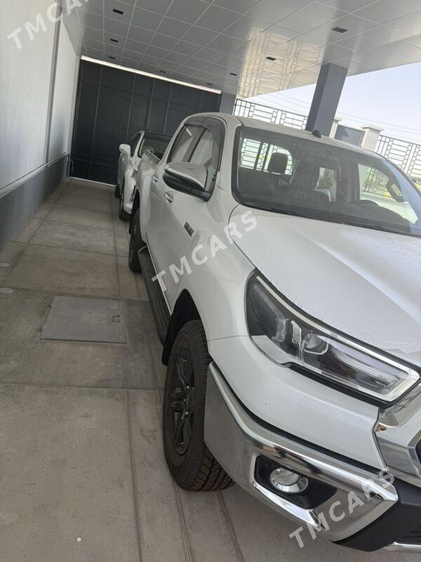Toyota Hilux 2025 - 705 000 TMT - Гёкдже - img 2