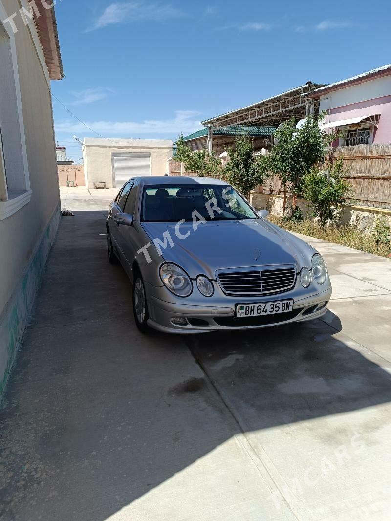 Mercedes-Benz E280 2003 - 130 000 TMT - Балканабат - img 2