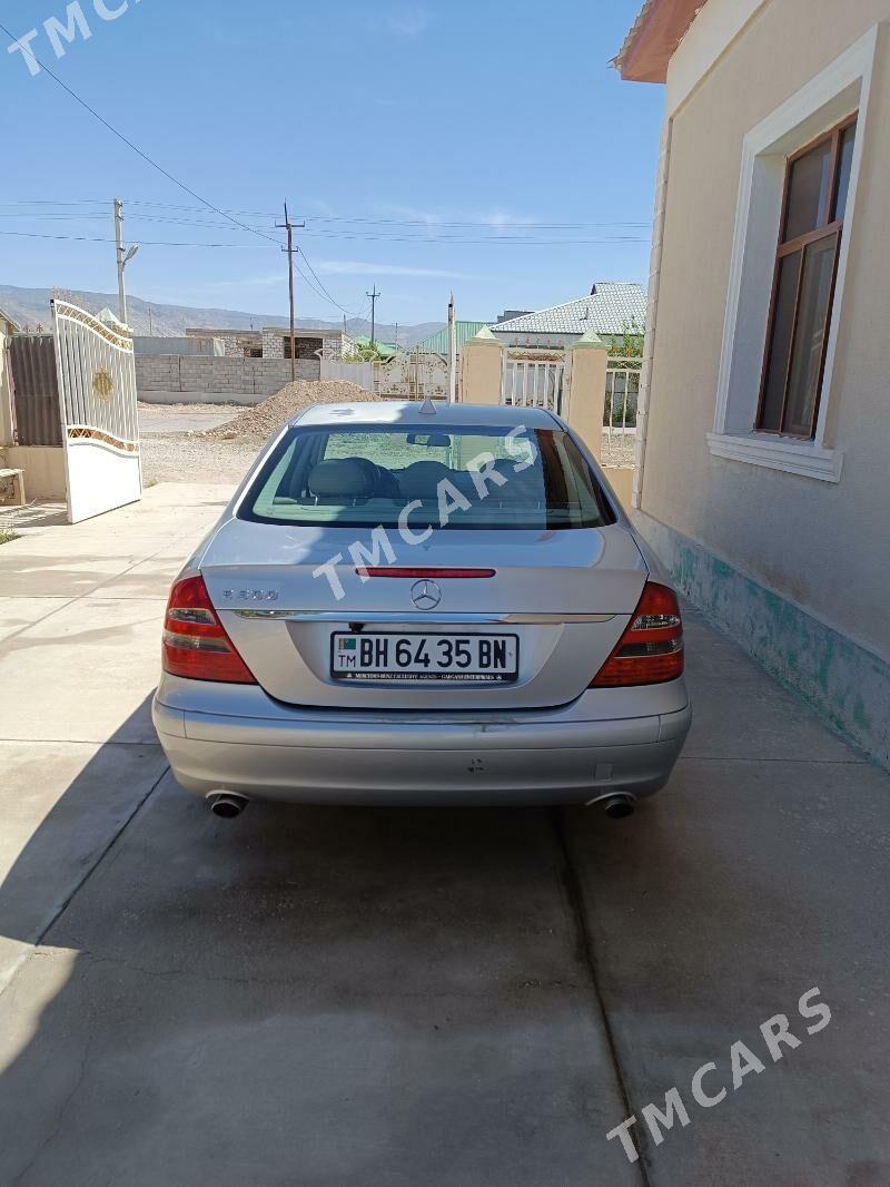 Mercedes-Benz E280 2003 - 130 000 TMT - Балканабат - img 5
