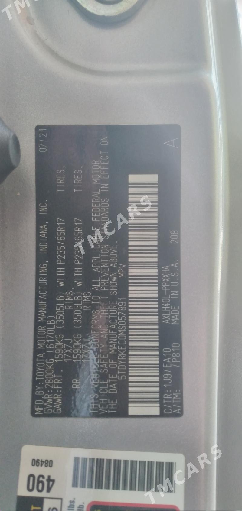 Toyota Sienna 2021 - 540 000 TMT - Теджен - img 4