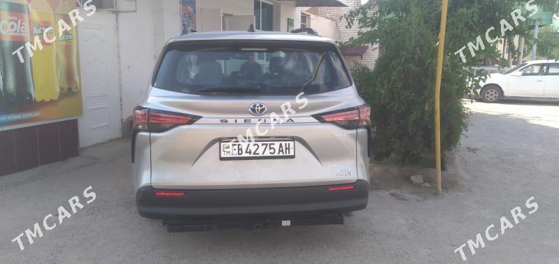 Toyota Sienna 2021 - 540 000 TMT - Теджен - img 5