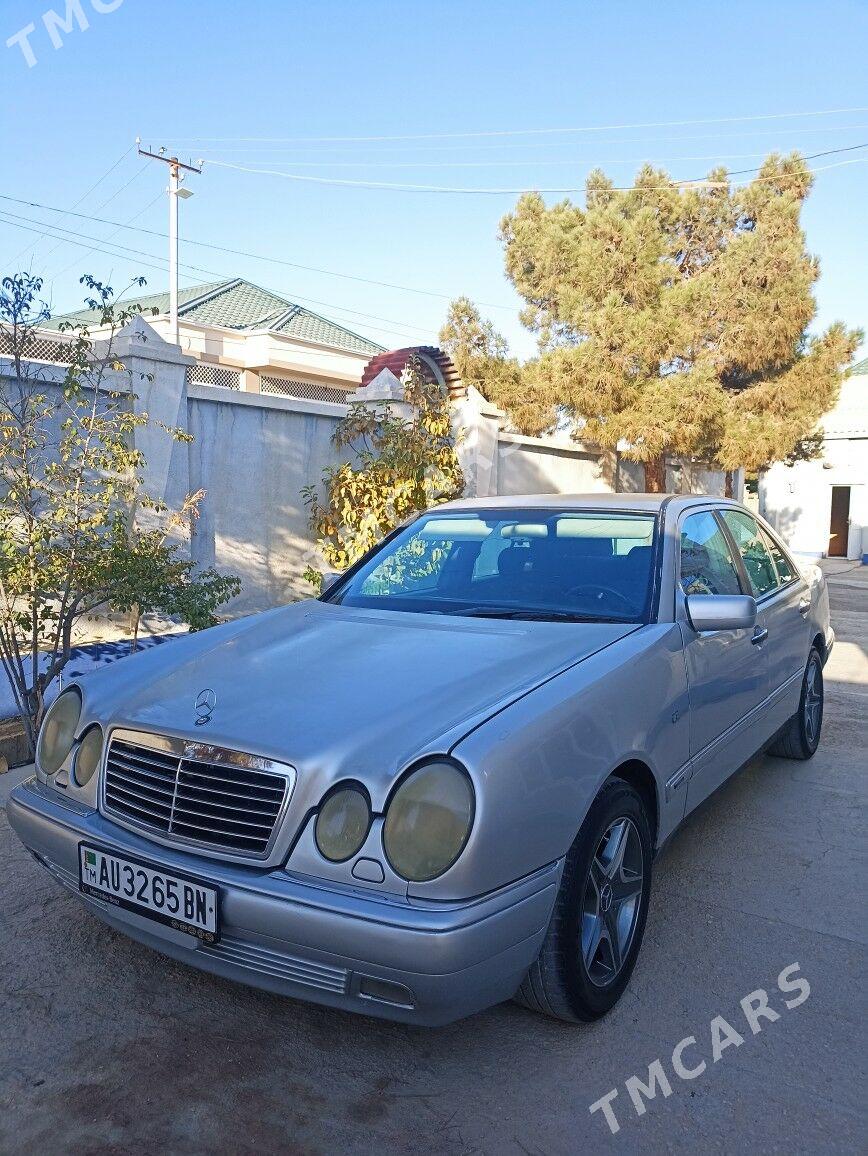 Mercedes-Benz E320 1999 - 52 000 TMT - Balkanabat - img 4