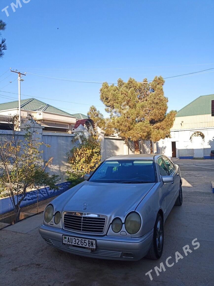 Mercedes-Benz E320 1999 - 52 000 TMT - Balkanabat - img 6