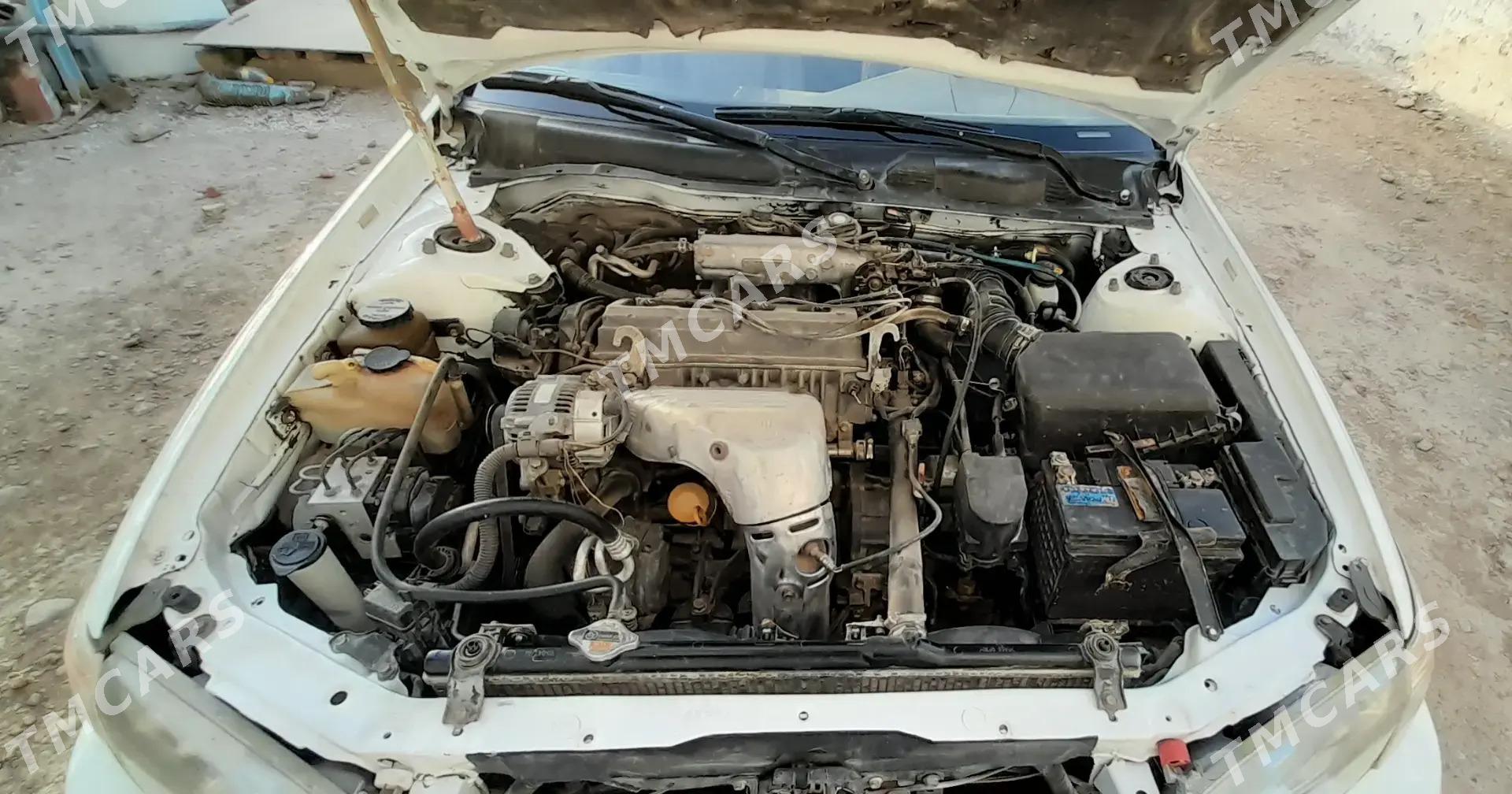 Toyota Camry 2000 - 112 000 TMT - Теджен - img 4