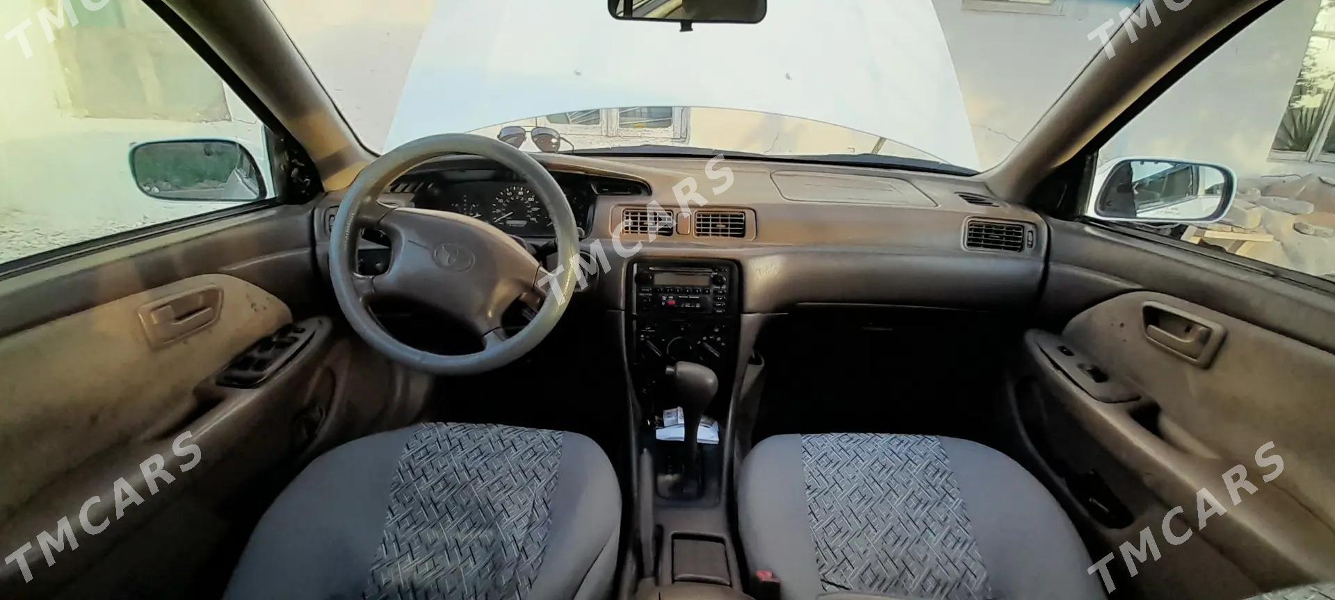 Toyota Camry 2000 - 112 000 TMT - Теджен - img 2