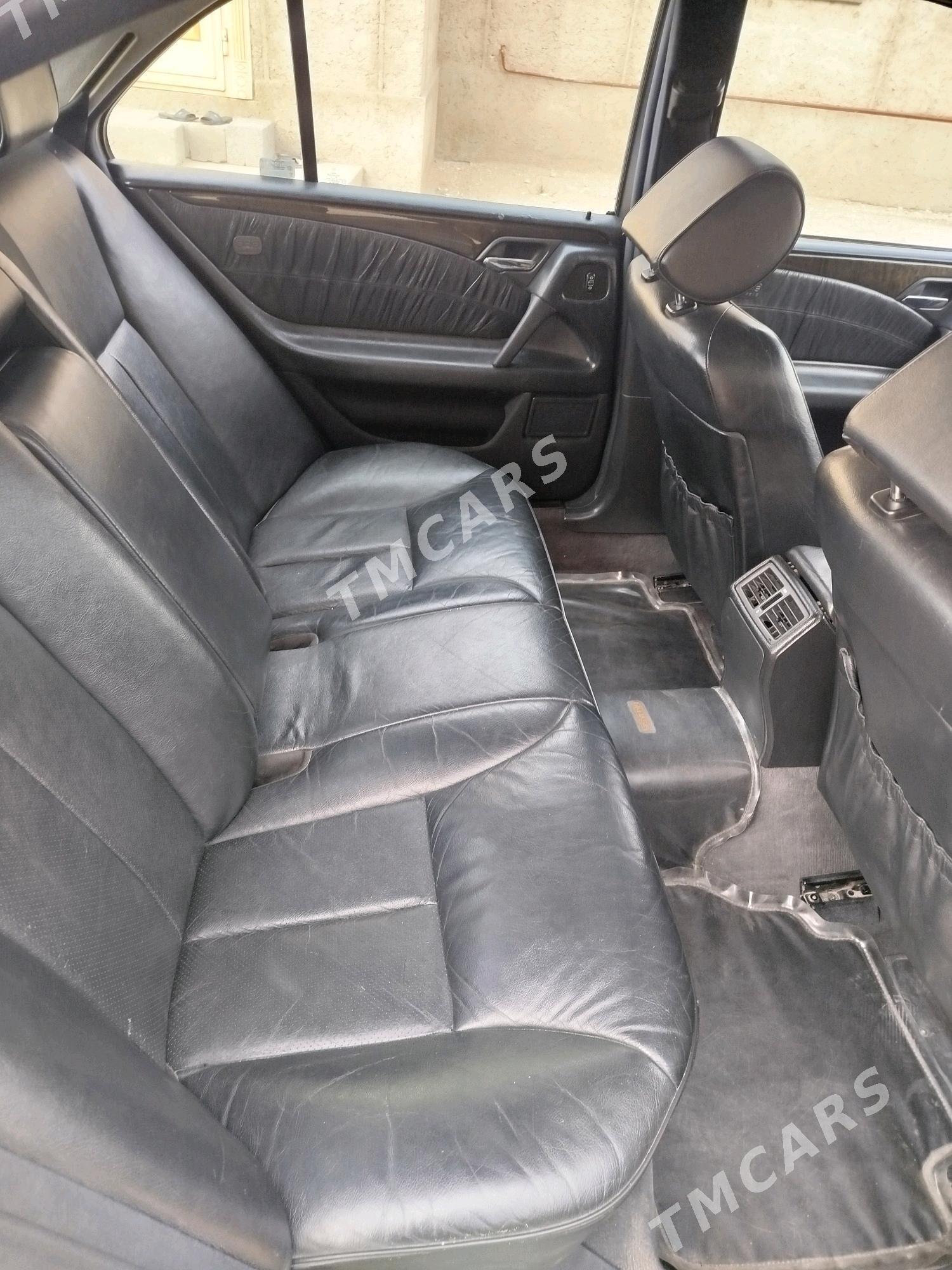 Mercedes-Benz E320 1999 - 95 000 TMT - Гумдаг - img 5