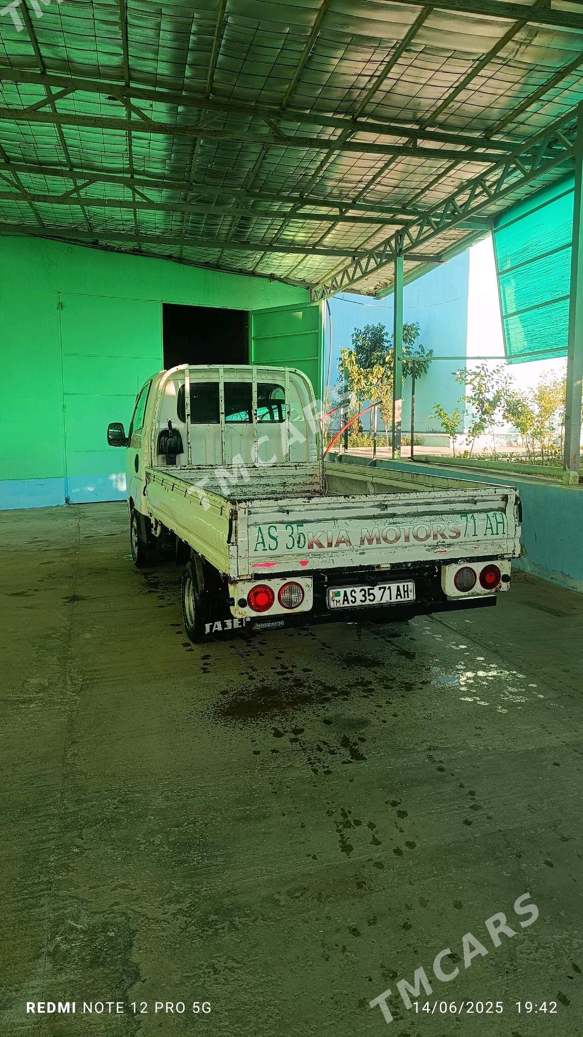 Kia Bongo 2011 - 144 000 TMT - Бахарден - img 4