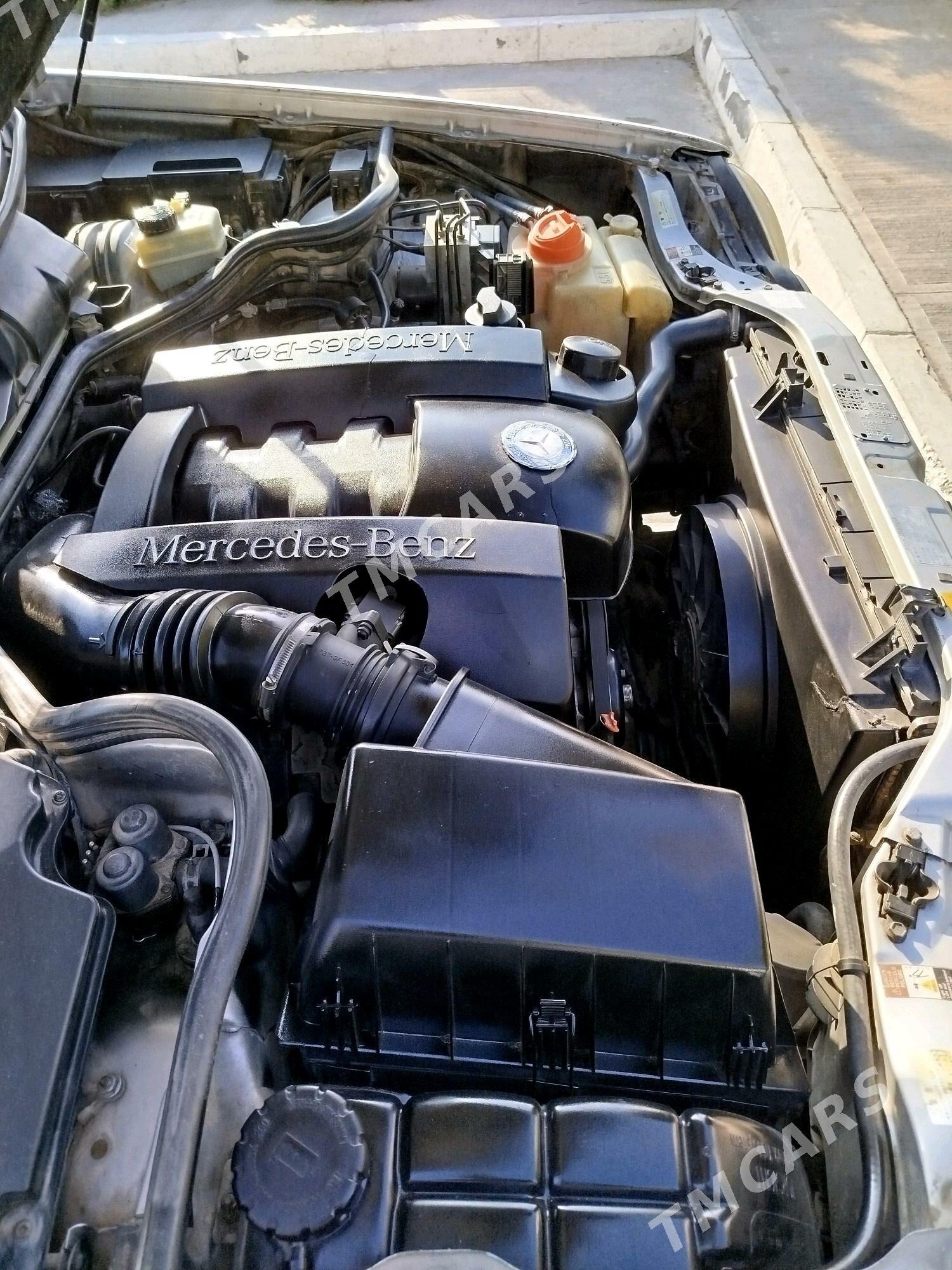 Mercedes-Benz E320 1999 - 95 000 TMT - Гумдаг - img 6