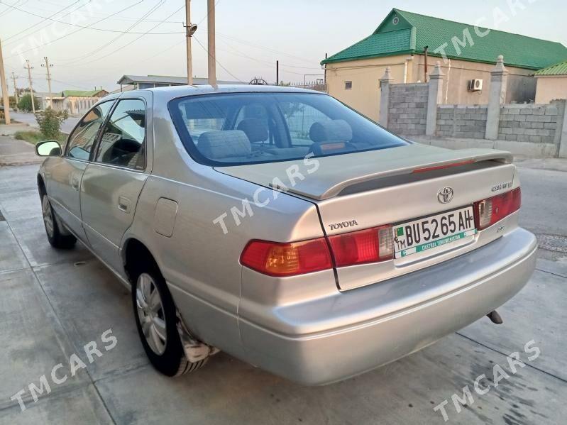 Toyota Camry 2000 - 108 000 TMT - Büzmeýin - img 2