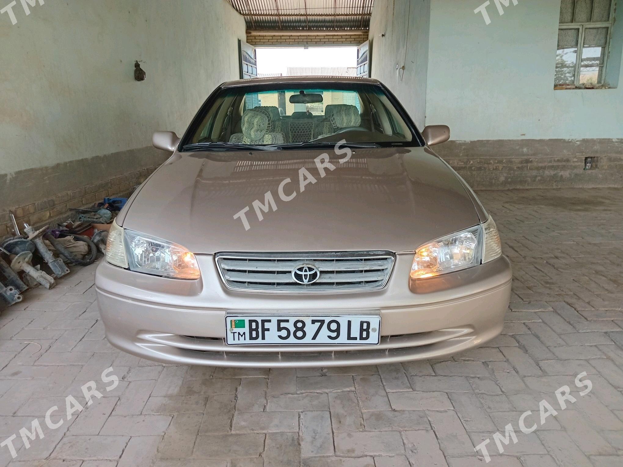 Toyota Camry 2000 - 135 000 TMT - Халач - img 3