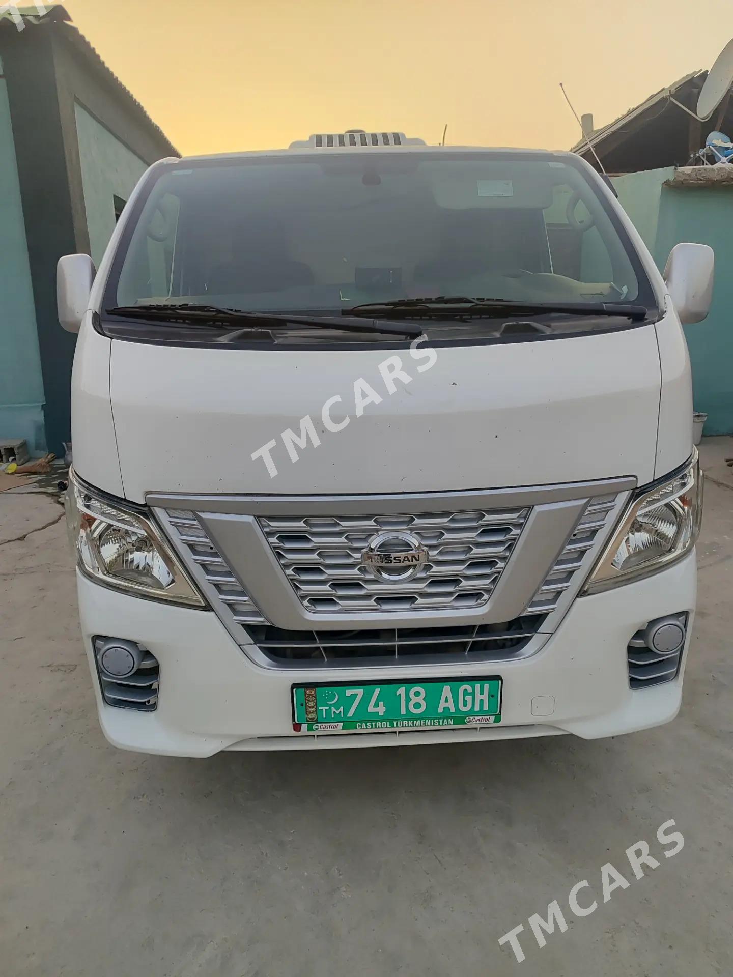 Nissan Urvan 2020 - 325 000 TMT - Ашхабад - img 3