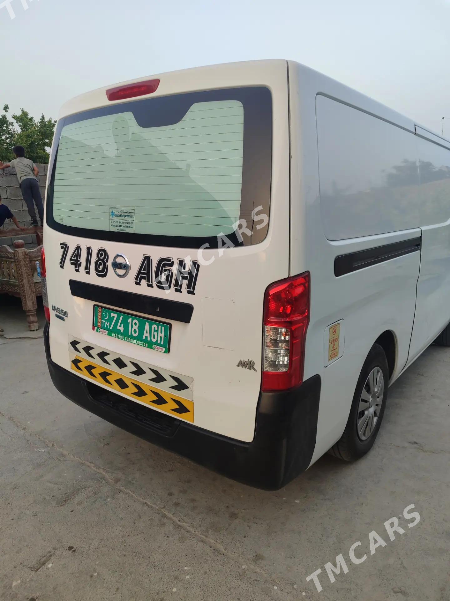 Nissan Urvan 2020 - 325 000 TMT - Ашхабад - img 5