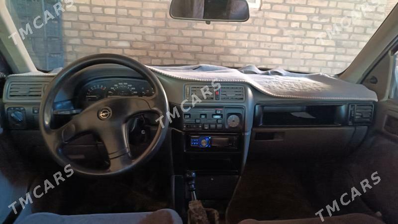 Opel Vectra 1992 - 16 000 TMT - Sakar - img 2