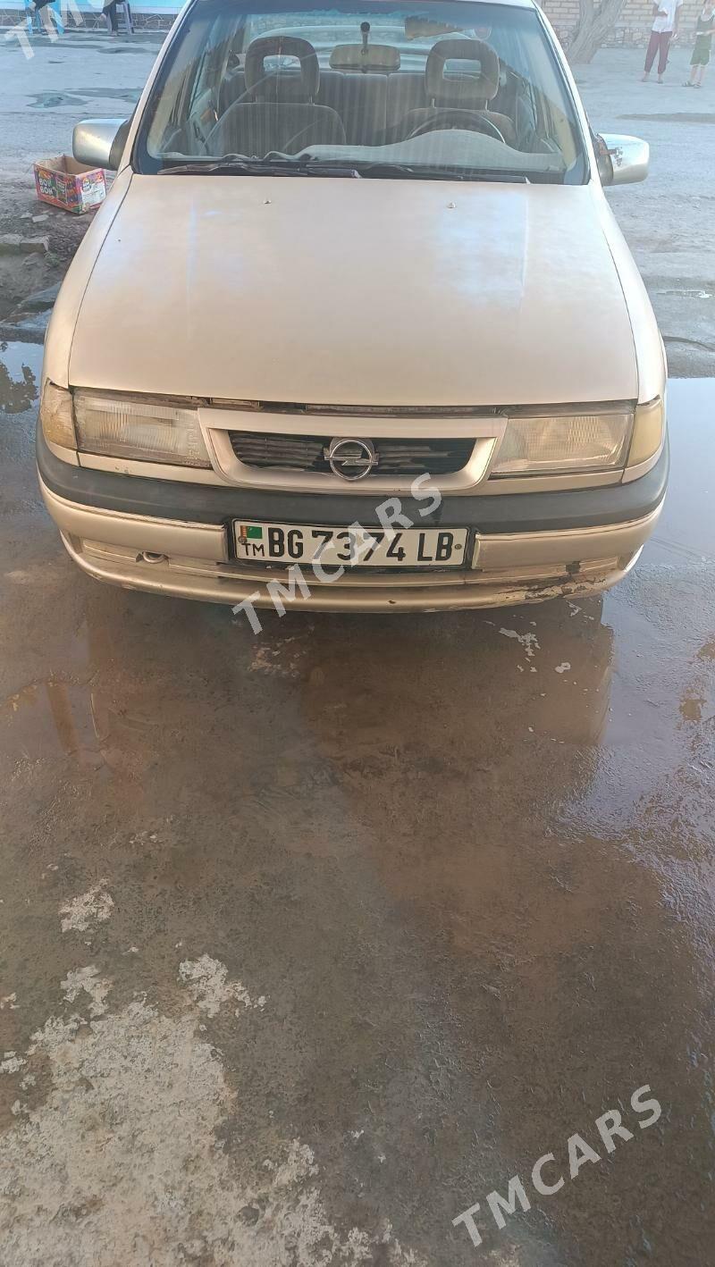 Opel Vectra 1992 - 16 000 TMT - Sakar - img 3