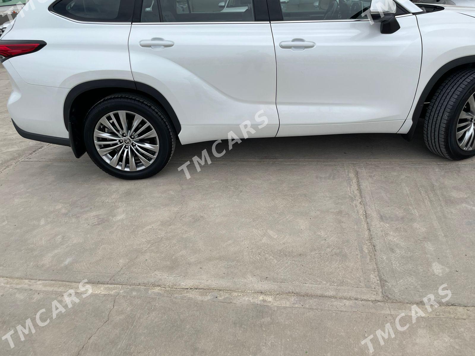 Toyota Highlander 2022 - 711 500 TMT - Ашхабад - img 3
