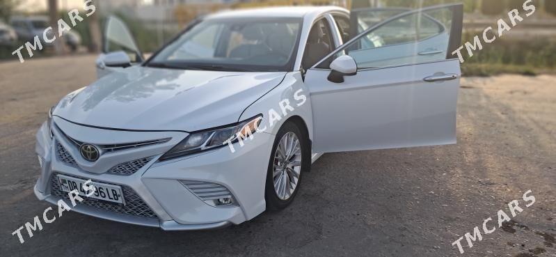 Toyota Camry 2020 - 320 000 TMT - Çärjew - img 9