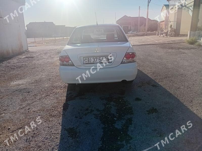 Mitsubishi Lancer 2010 - 100 000 TMT - Балканабат - img 3