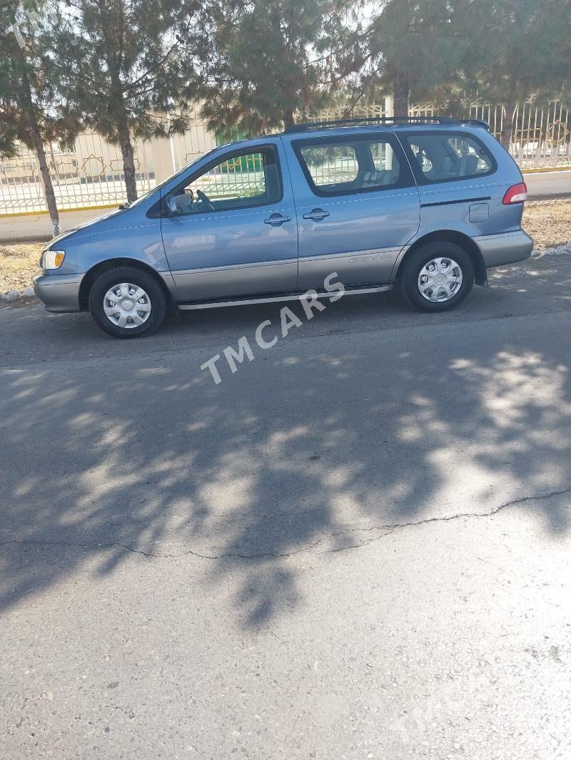 Toyota Sienna 2002 - 160 000 TMT - Halaç - img 2