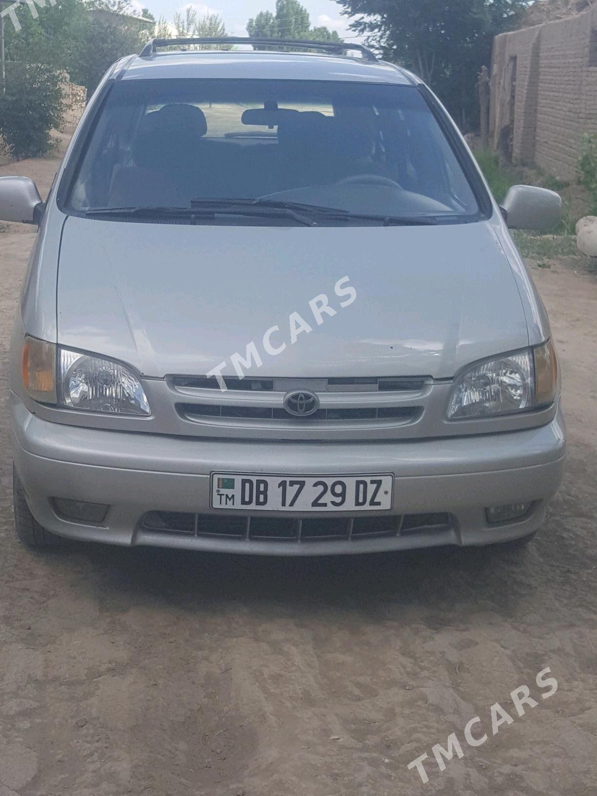 Toyota Sienna 2002 - 130 000 TMT - Шабатский этрап - img 2