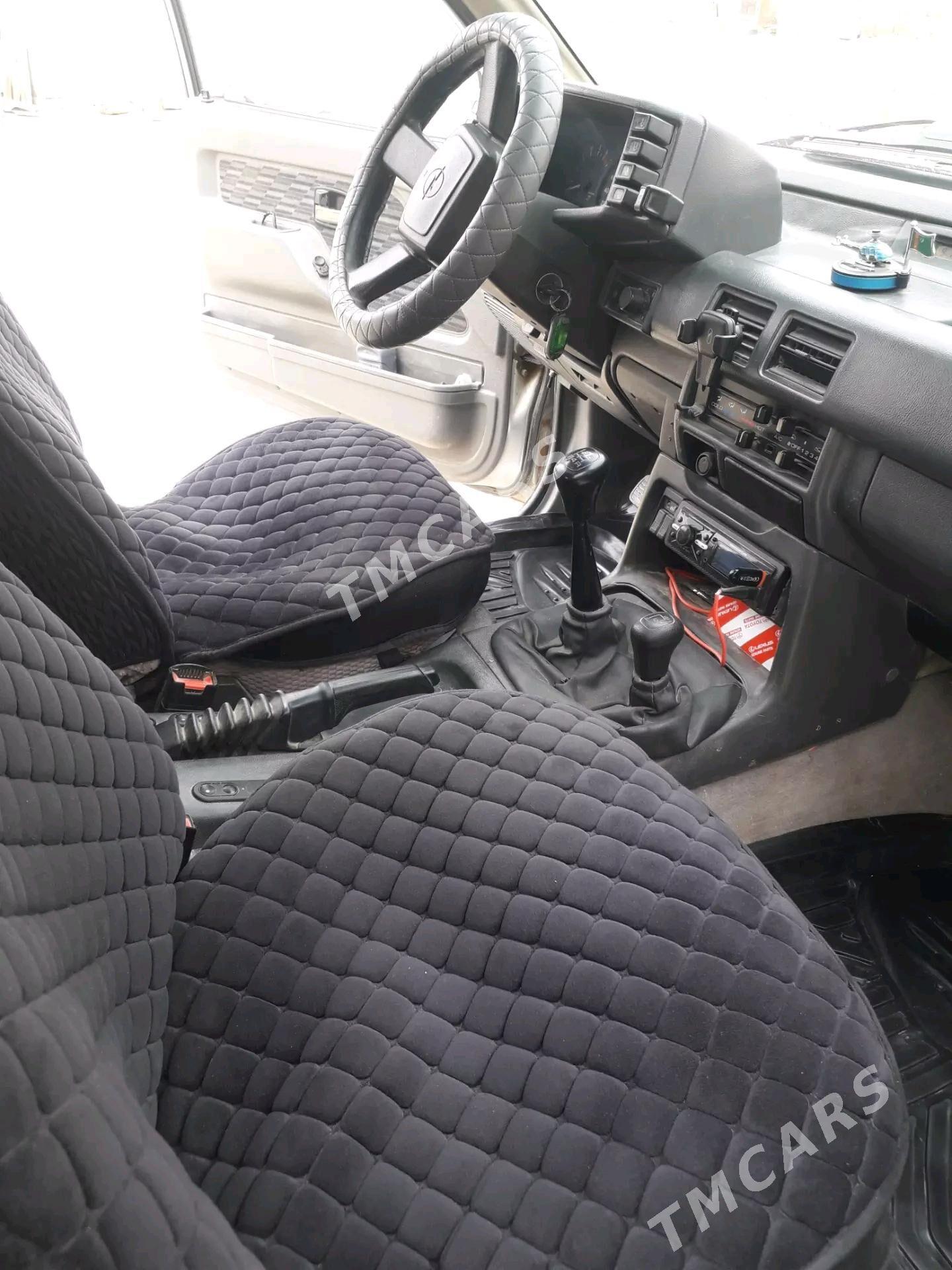 Opel Frontera 1992 - 45 000 TMT - Этрек - img 5
