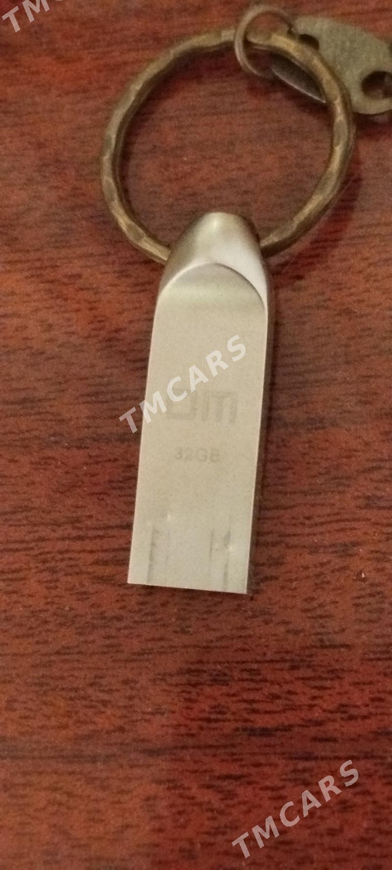 fleshka 32gb - Кёнеургенч - img 2