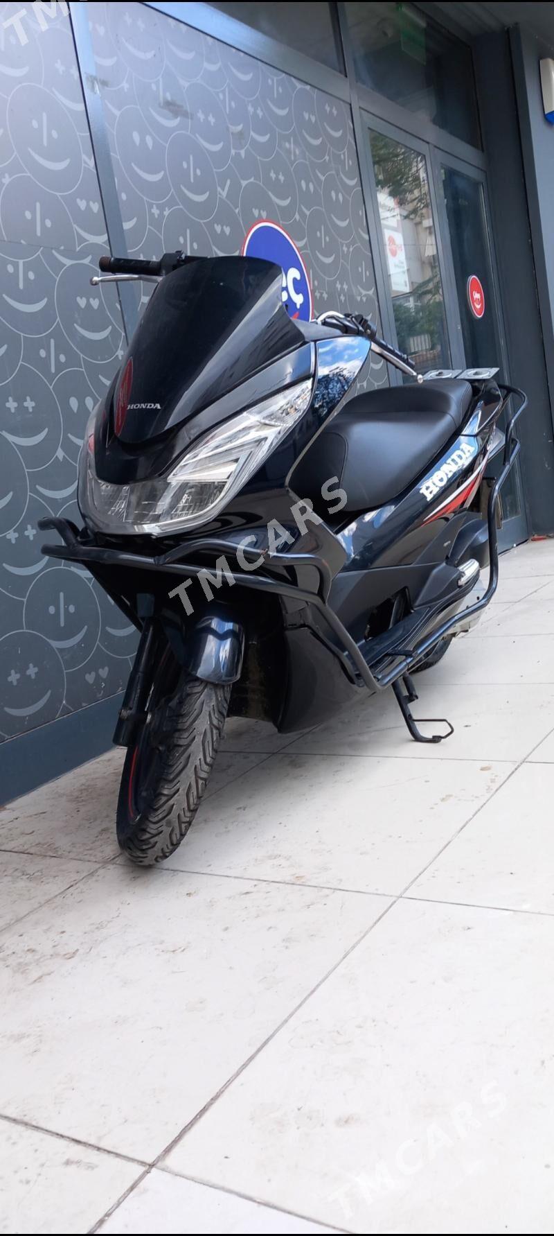 Honda Civic 2018 - 25 000 TMT - Дашогуз - img 1