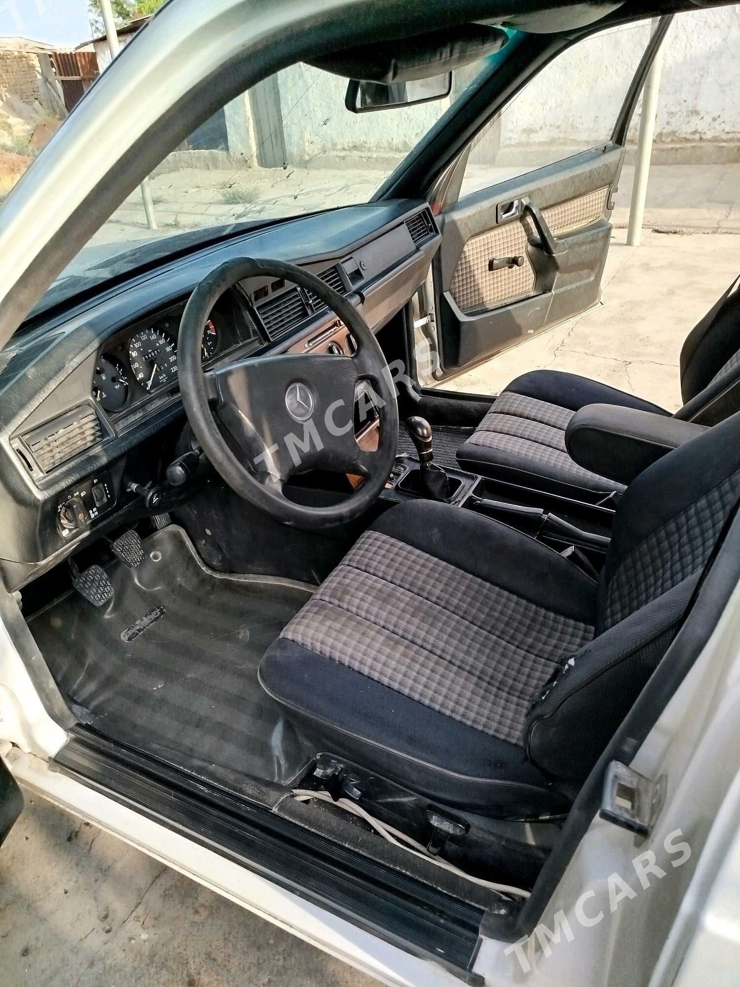 Mercedes-Benz 190E 1992 - 23 000 TMT - Kaka - img 10