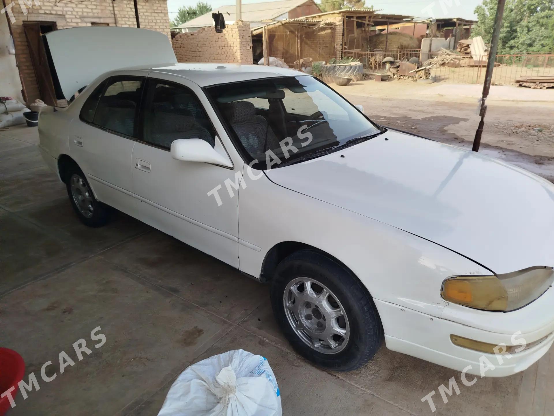 Toyota Camry 1993 - 62 000 TMT - Aşgabat - img 4
