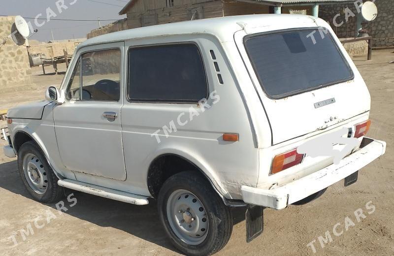 Lada Niva 1980 - 27 000 TMT - Берекет - img 3