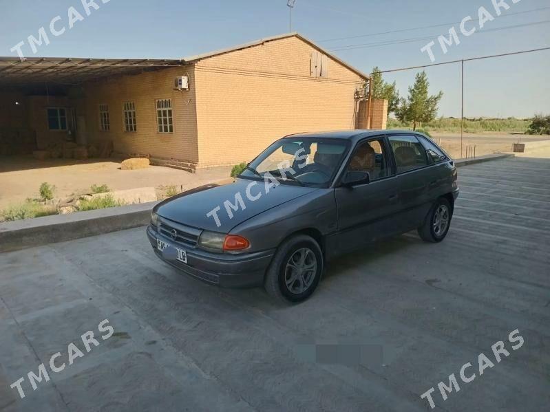 Opel Astra 1992 - 30 000 TMT - Дянев - img 4