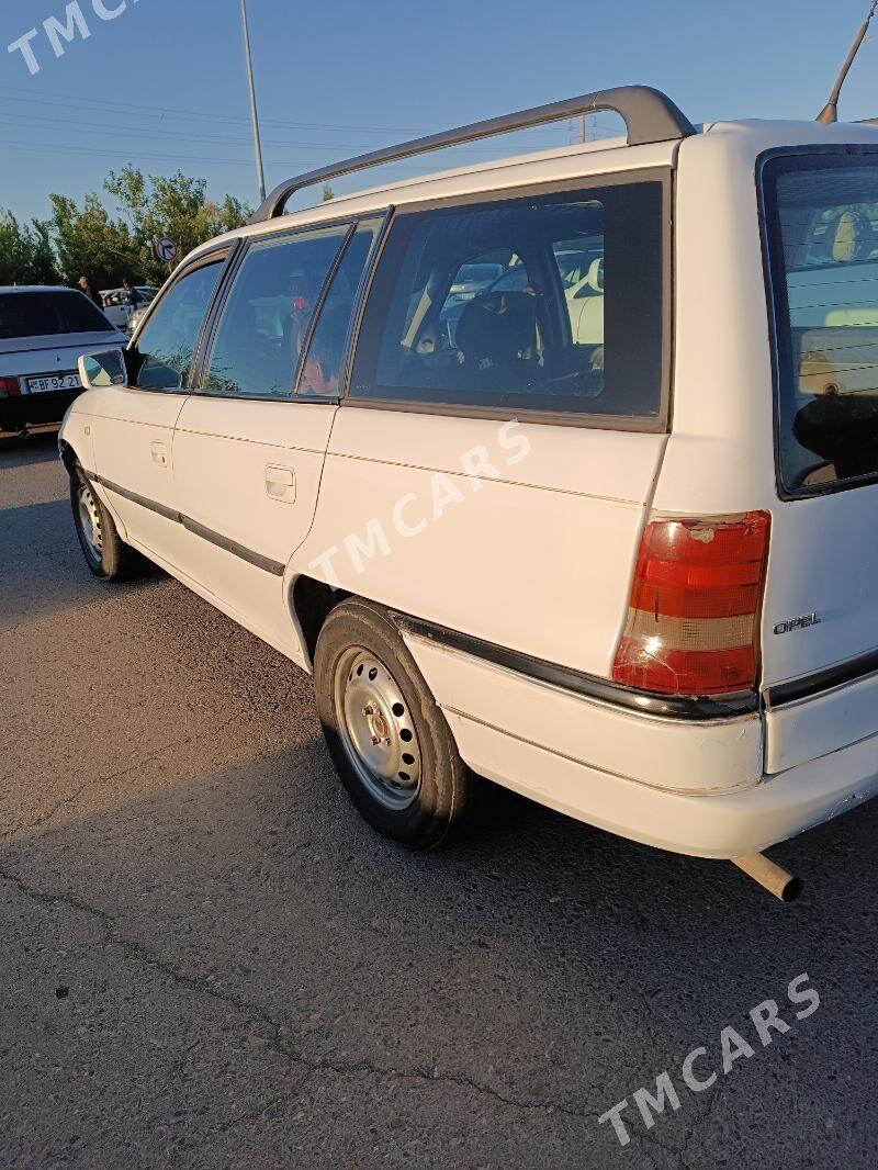 Opel Astra 1996 - 28 000 TMT - Гурбансолтан Едже - img 2