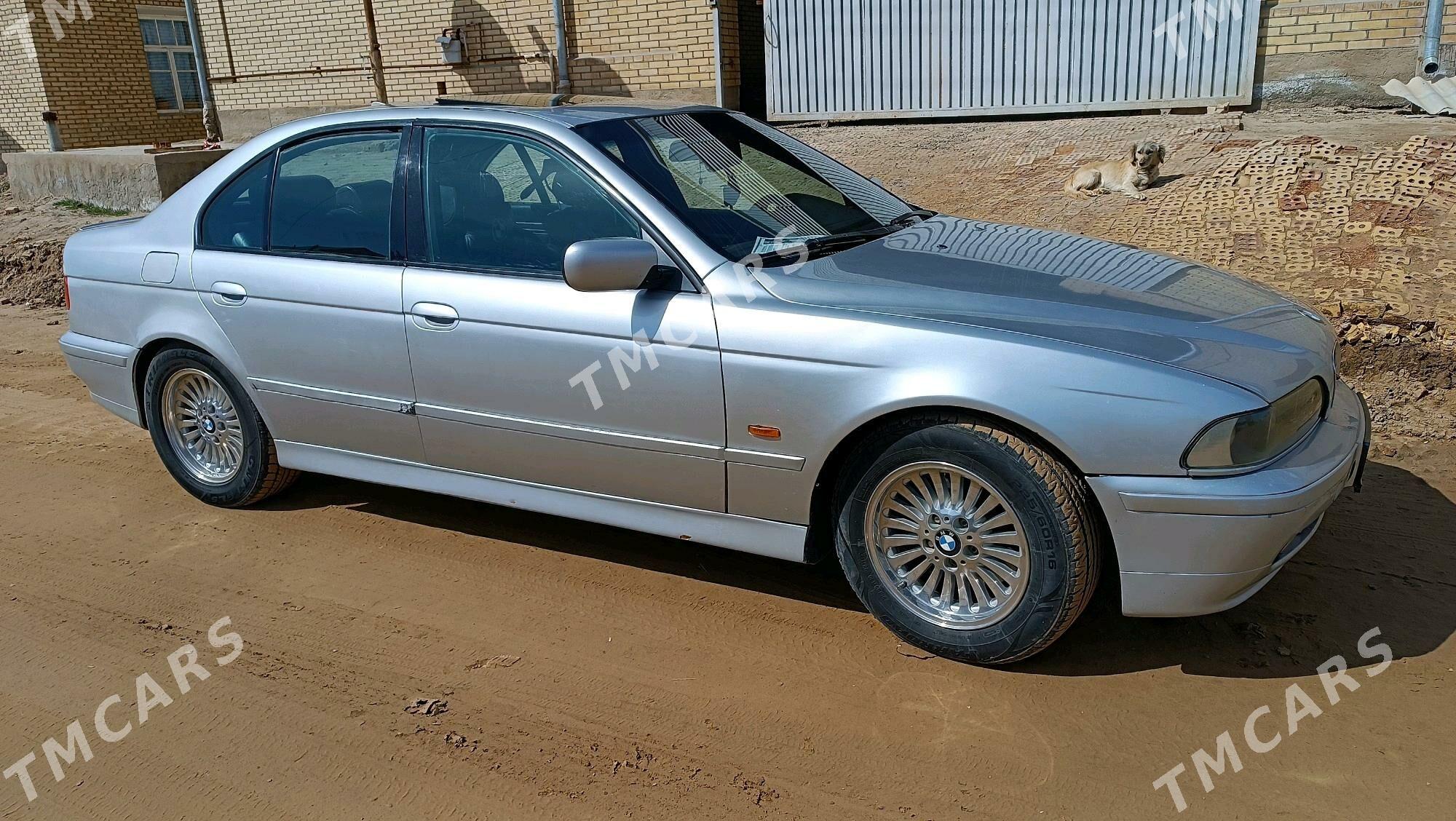 BMW 528 2000 - 85 000 TMT - Mary - img 4