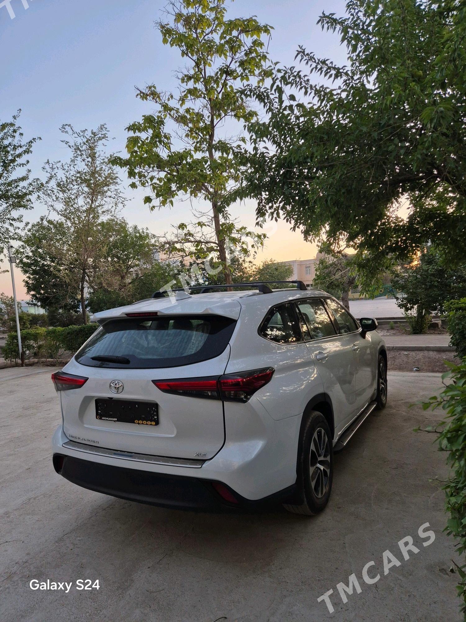 Toyota Highlander 2022 - 471 000 TMT - Дашогуз - img 4