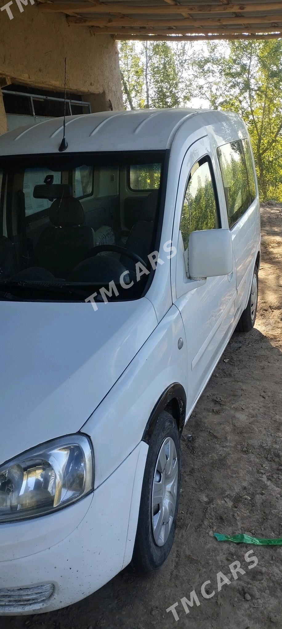 Opel Combo 2004 - 75 000 TMT - Губадаг - img 7
