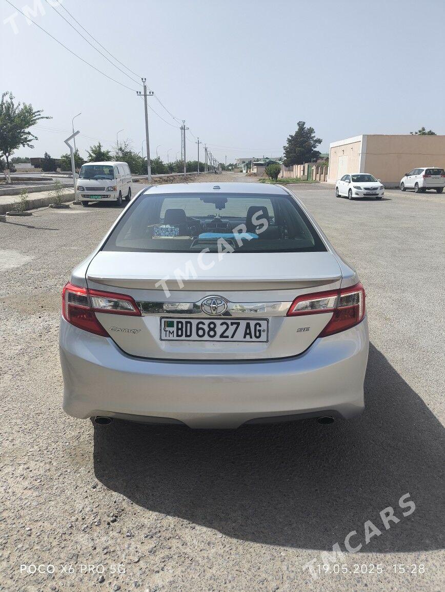 Toyota Camry 2012 - 240 000 TMT - Büzmeýin - img 2