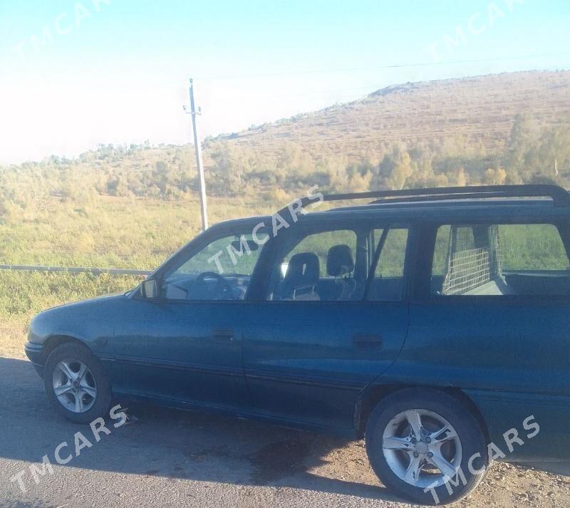 Opel Astra 1992 - 30 000 TMT - Farap - img 2