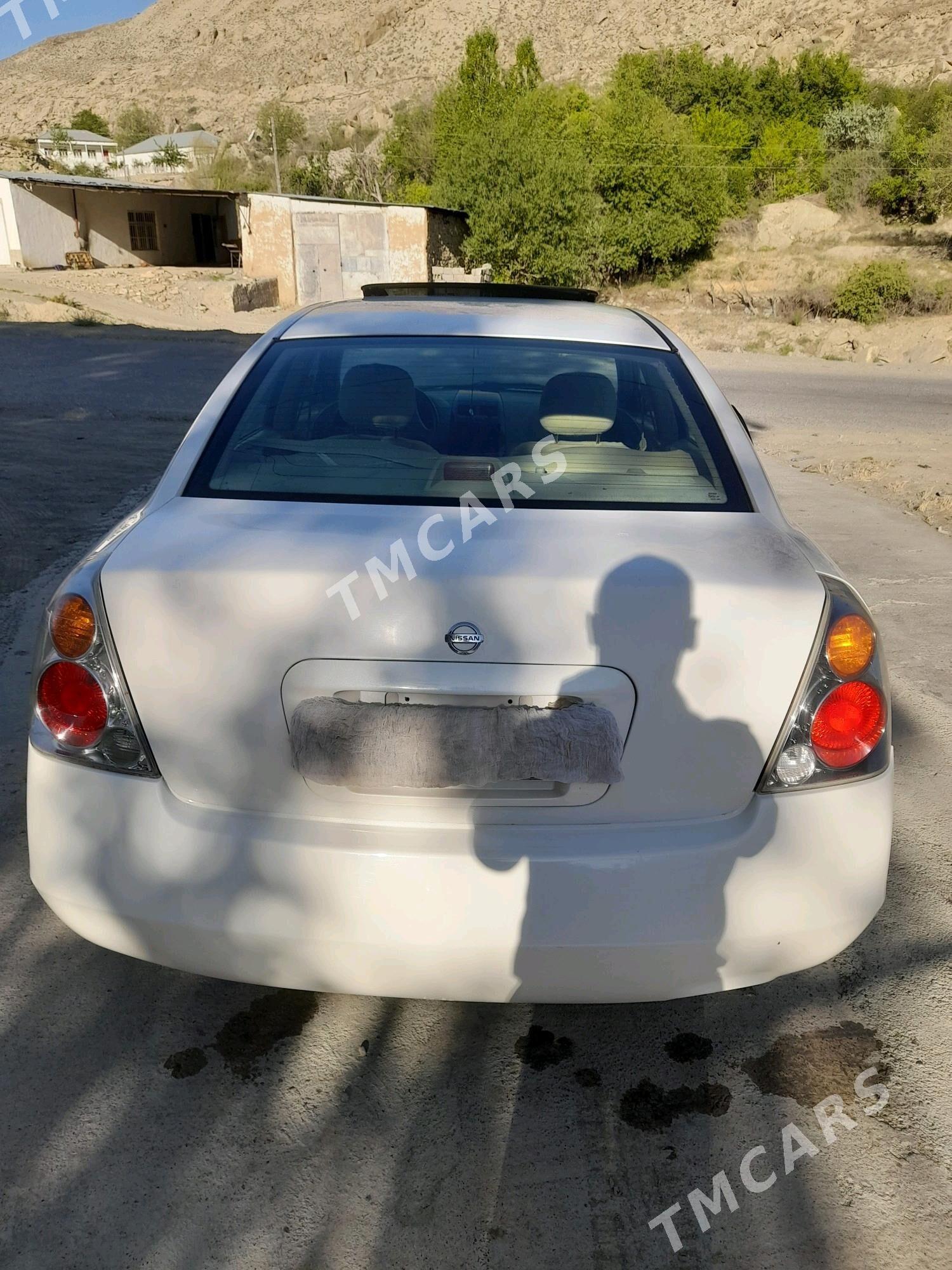 Nissan Altima 2002 - 40 000 TMT - Бахарден - img 2