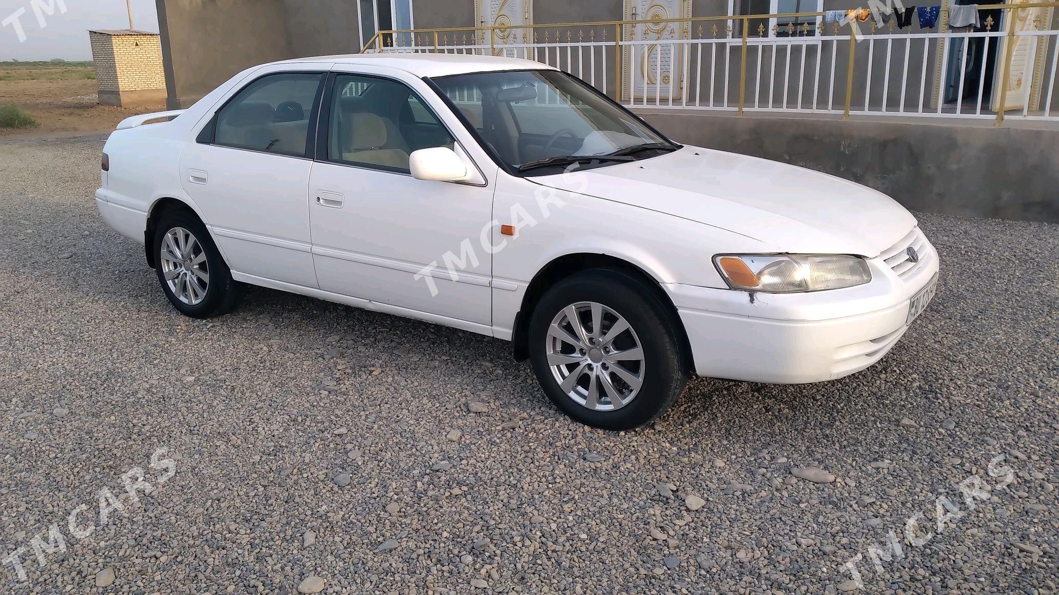 Toyota Camry 1999 - 100 000 TMT - Теджен - img 2