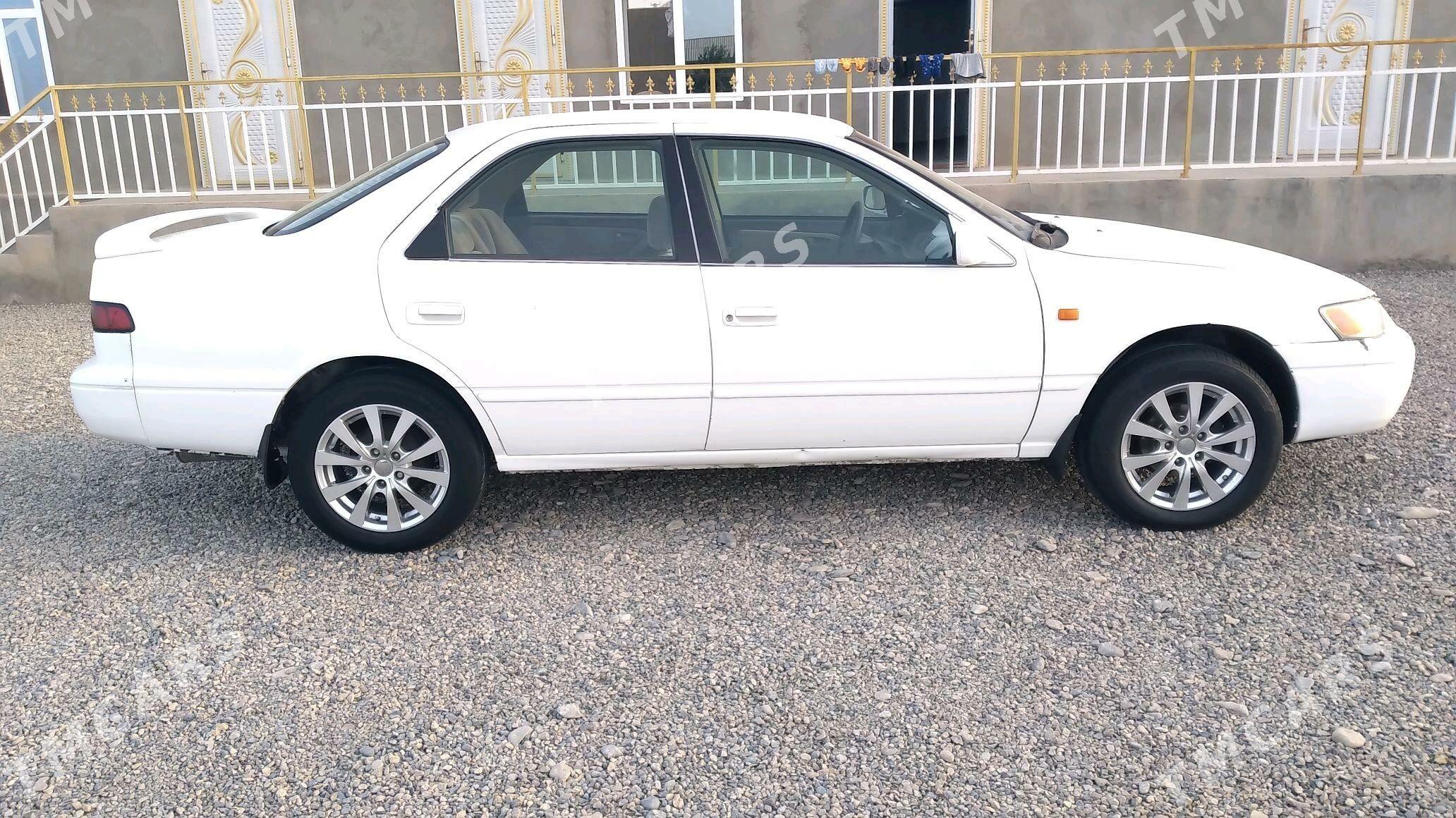 Toyota Camry 1999 - 100 000 TMT - Теджен - img 4