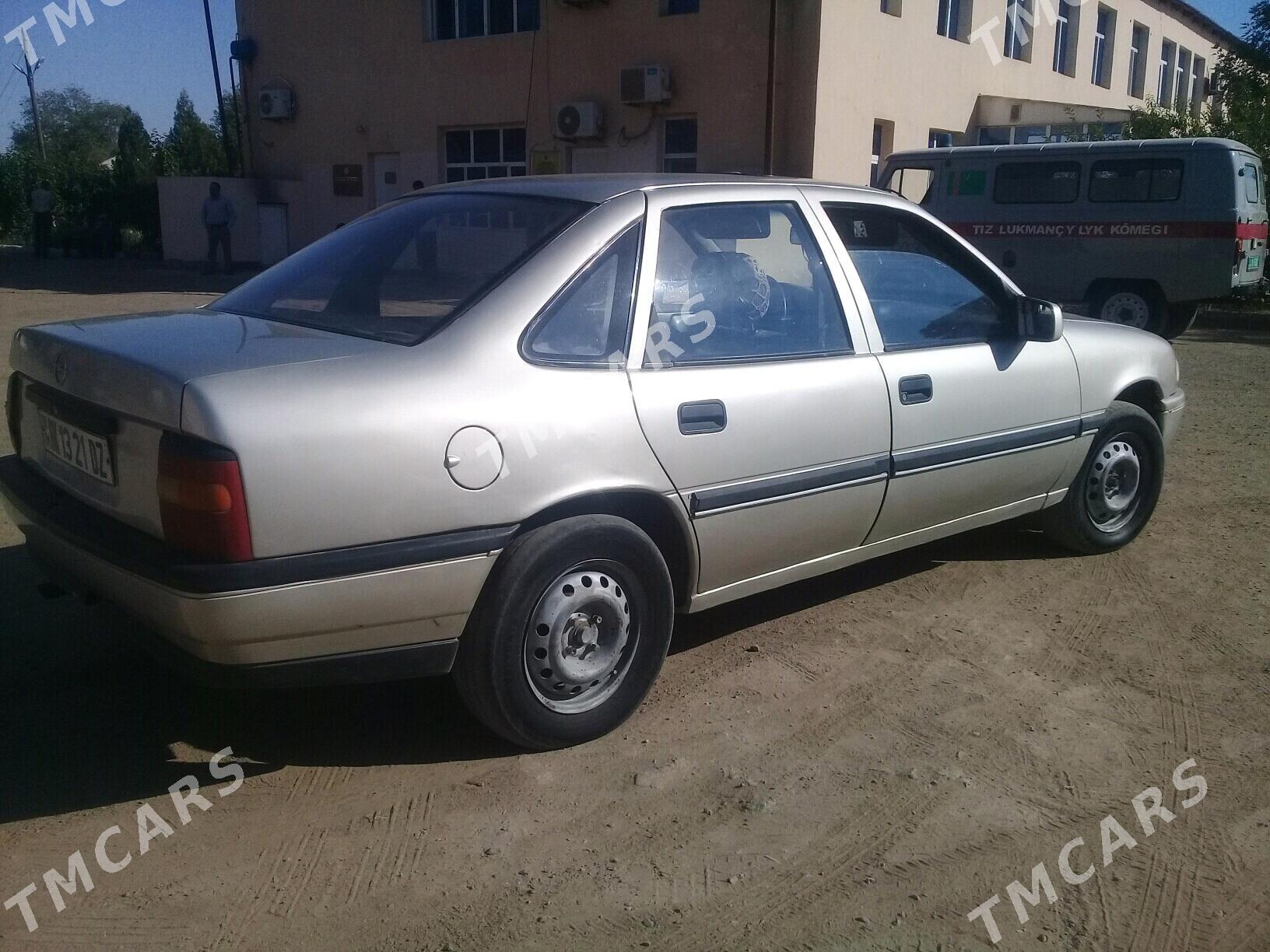 Opel Vectra 1990 - 26 000 TMT - Губадаг - img 3