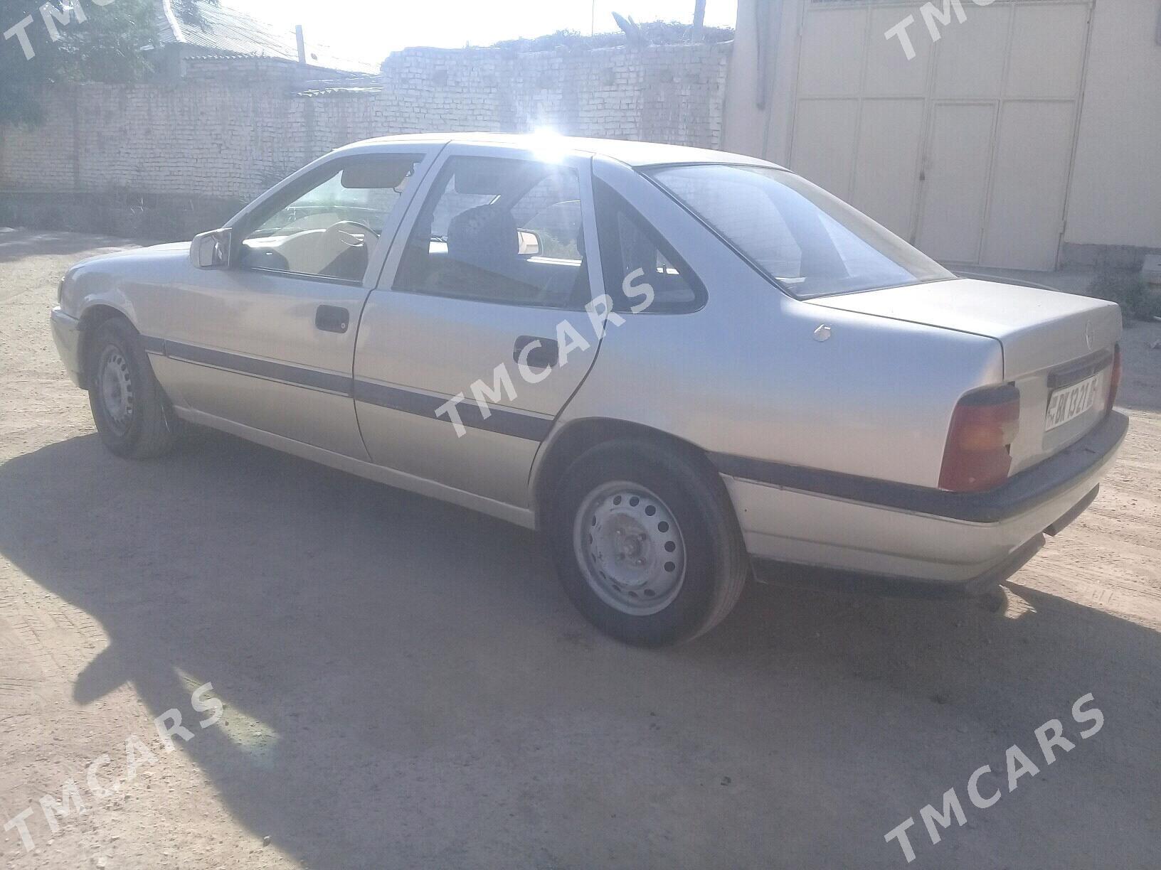 Opel Vectra 1990 - 26 000 TMT - Губадаг - img 4