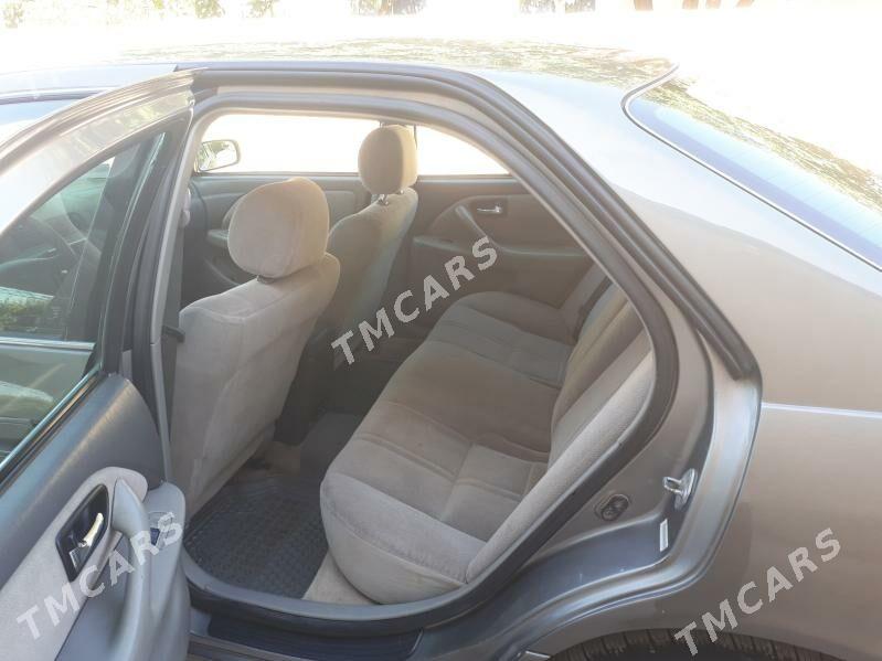 Toyota Camry 2000 - 130 000 TMT - Garabekewül - img 3