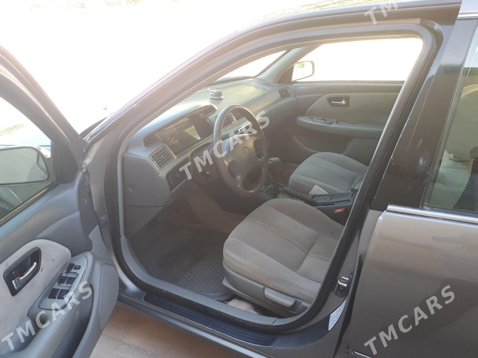 Toyota Camry 2000 - 130 000 TMT - Garabekewül - img 2