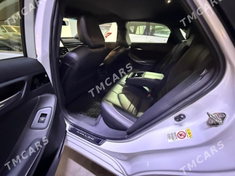 Toyota Avalon 2019 - 435 000 TMT - Podwoýski köç. (Bitarap Türkmenistan şaýoly) - img 4