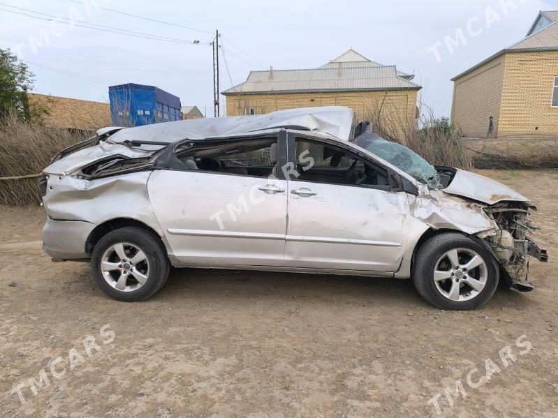Toyota Sienna 2007 - 95 000 TMT - Мары - img 3
