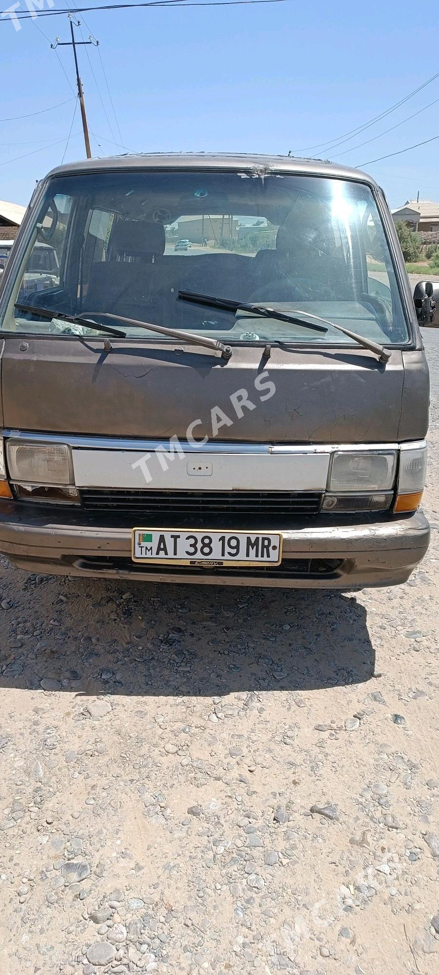 Toyota Hiace 1989 - 27 000 TMT - Sakarçäge - img 4
