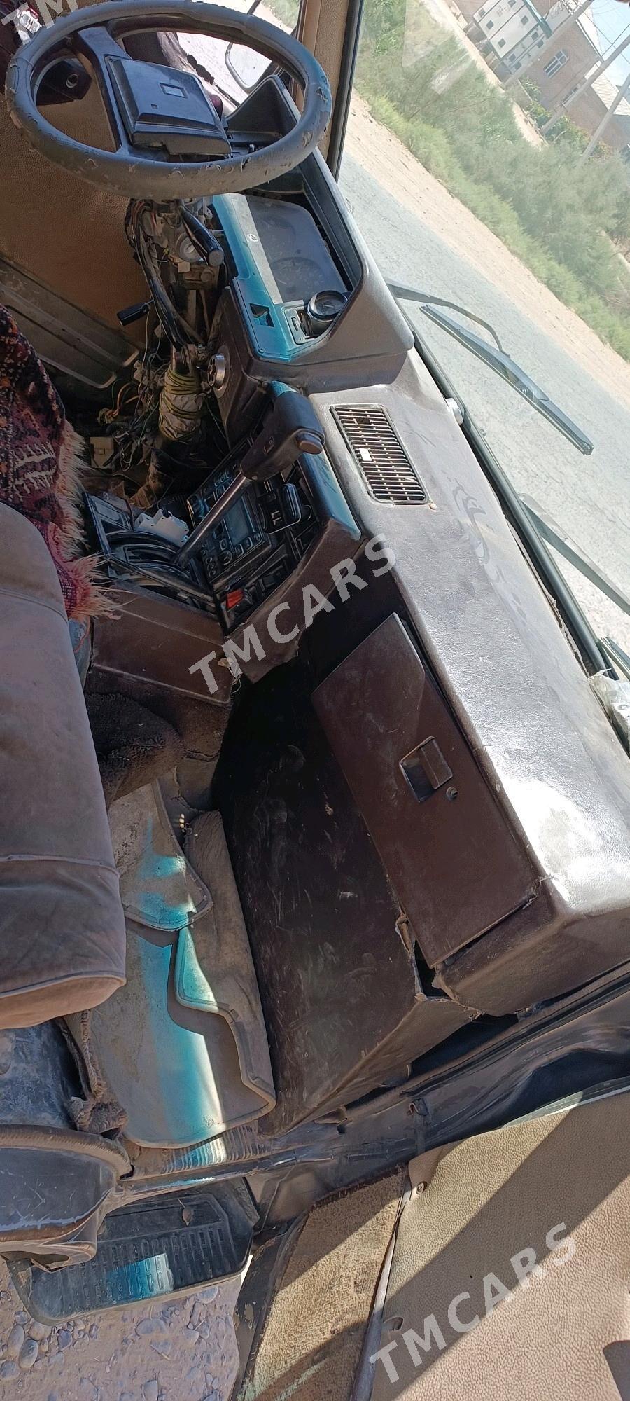 Toyota Hiace 1989 - 27 000 TMT - Sakarçäge - img 6